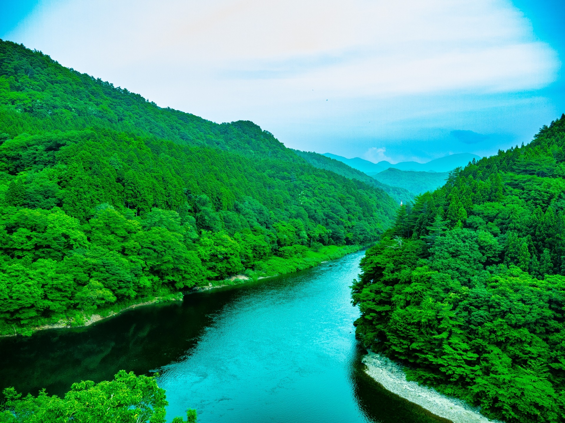関川村を流れる荒川